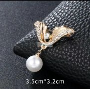 「电商公司求购」珍珠胸针量大带报价！