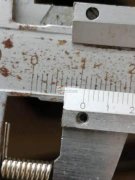 如图，采购中间弹簧现货，有现货的厂家与我