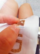 色丁布上烫金，寻找能做的工厂，如图所示，