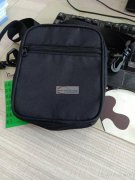 单肩包外发10万个