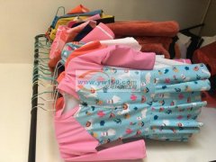 本厂自成立3年来，一直以生产及加工圆领衫