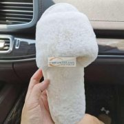 寻找能在毛绒拖鞋上刺绣的加工厂，如图所示