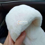 寻找能在毛绒拖鞋上刺绣的加工厂，如图所示