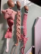 看样品图，寻找专业做这些产品的加工厂，有