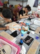 本厂长年承接串珠，挂圈，编织手工制作，工