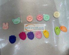 寻找专业做商标的工厂，款式如图，现有做的