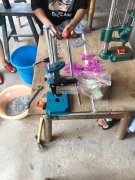 各种夹子上弹簧。日出7万左右。人员55。每天一趟物流。