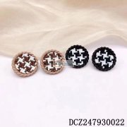 寻找专业做这些耳饰配件的店家，如图所示，