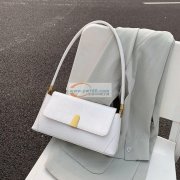 本厂承接加工各种箱包，来样定做，你出样品