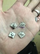 寻找生产五金标吊坠厂家，需要采购这种五金