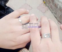 现需寻找这类简 单的铁或合金戒指，店面或