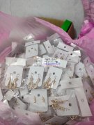 专业挂圈，打铆钉，组装包装，有二三十个人