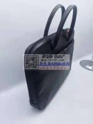 在箱包生产工厂。长期合作。有生产能力的工