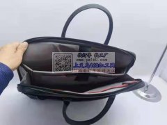 在箱包生产工厂。长期合作。有生产能力的工