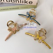 现需图示三款发夹，寻找有这三款发夹的工厂