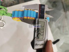 寻求图示饰品，需要采购，找有此款产品的厂