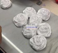 如图所示布艺手工花外发加工，寻会做这个手