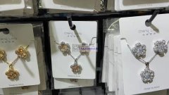 长期需要采购如图耳环和项链【找现货】款式