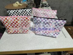 本厂常年承接各种化妆包，手提袋，包工包料