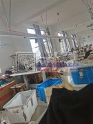 承接各类服装来料加工定做，主要生产裤子裙