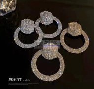 现需求购图中这三款耳环，寻找这三款耳环现