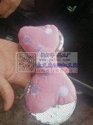 8万蝴蝶结绣花塞棉一体一起外发加工，价格