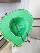 量大，寻找做这两颜色帽子的同款的生产厂家