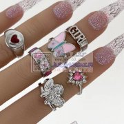 现需寻找义乌专业做合金小戒指的厂家，有订