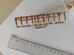 现需寻找有这款模具的压铸厂，如图，有模具