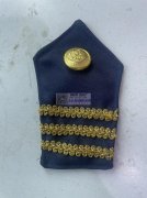 平车加工如图产品，纽扣是手工缝的，后面的