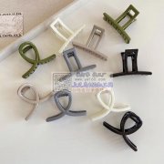 如图所示，寻找下这几款发夹，要毛胚，有货