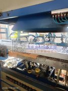 本公司拥有大型生产设备多台，现有工人二十