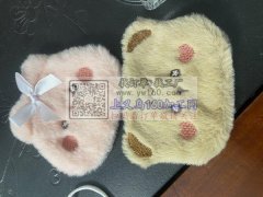 小毛绒玩具剪刀剪一下+在翻一下。