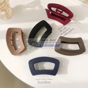 寻购图片中这两款夹子底胚，各需要6000