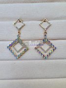 样品如图，寻找生产合金耳环的源 头厂家，