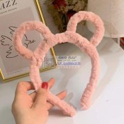 有图中发箍和发夹需要做，找专业做的工厂，