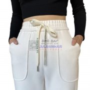 出货快，承接服装加工，各类女裤，打底衫