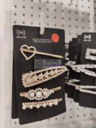 现需寻找专业做这样的饰品工厂，要求市场没