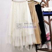 钉珠外发加工，服装厂大量裙子钉珠外发，寻