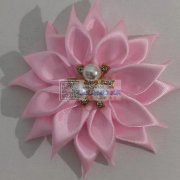 图中多层花瓣形状花朵，尺寸8公分，，找有