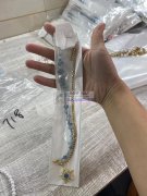 接各种手工包装，组装。长期20个人，能赶