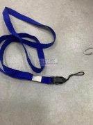 采购如图塑料证件卡套和挂绳，请做的工厂联