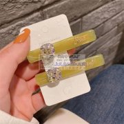 寻找做图中塑料发夹的工厂，有这两款夹子的