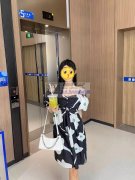 寻找类似图中款式风格的服装加工厂，这类女