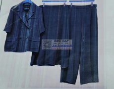 找能做图中服装的加工厂，有货外放加工，有