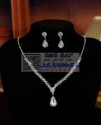 寻类似图中款的新娘饰品，有做这类饰品现货