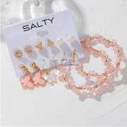 图上套装耳饰每样需要2000套，有这两个