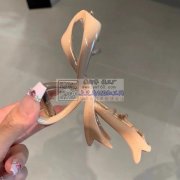 找图示这两款发夹模具，有这两个模具的联系