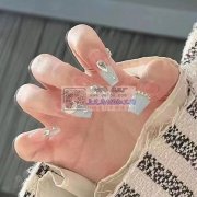 找一家专业点钻美甲加工厂,有空的请与我联