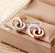 现需寻找如图所示耳饰，有货的联系，加微信